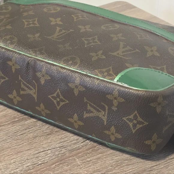 Louis Vuitton Purse Monogram - Picture 8 of 17